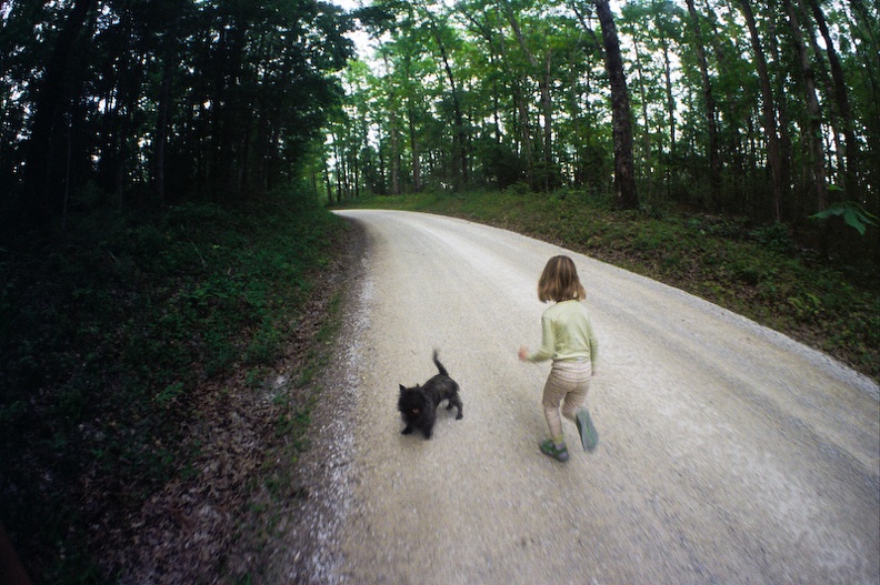 Girls Camping - 01 - On the road to sunset.jpg